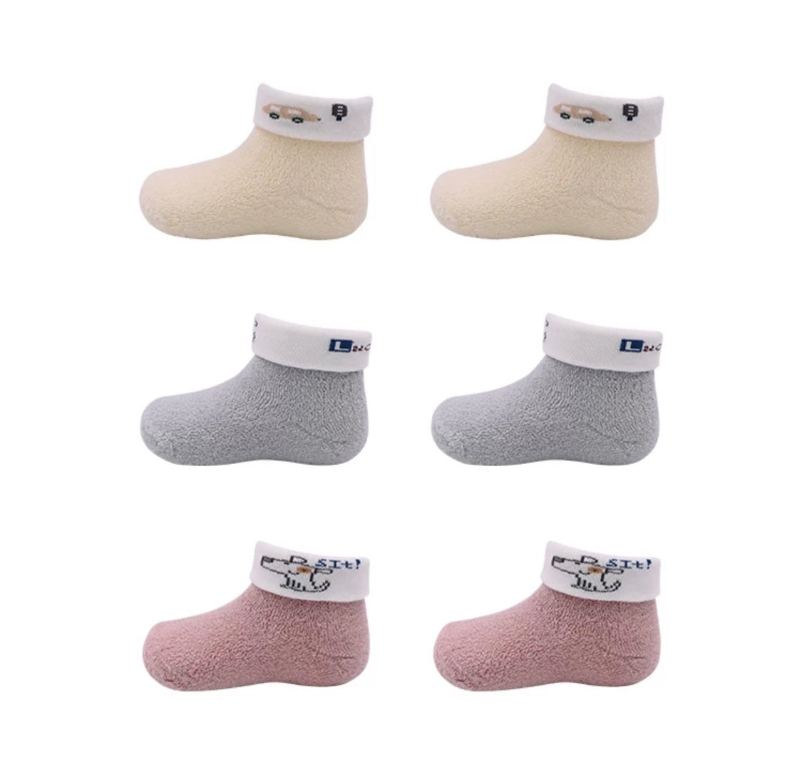 Cozy Fuzzy Ankle Socks – 3-Pack